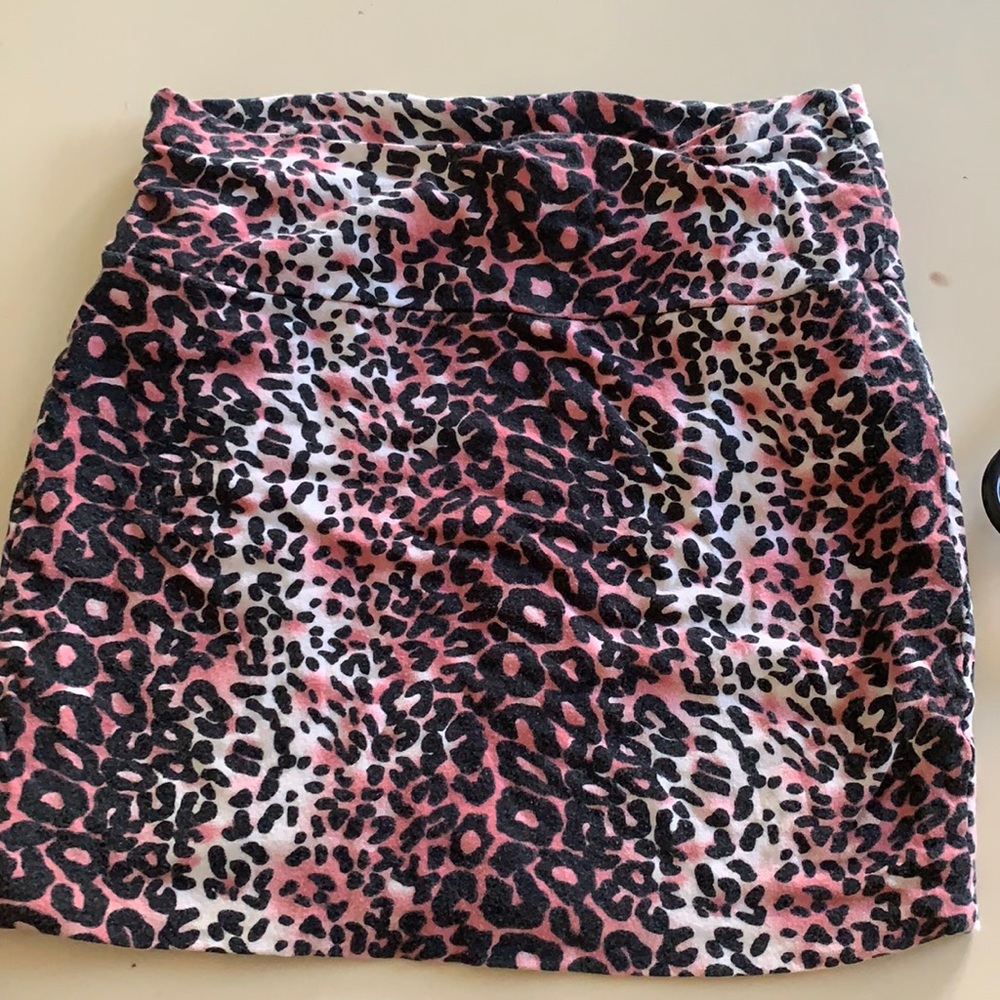 Stretchy soft  leopard mini skirt